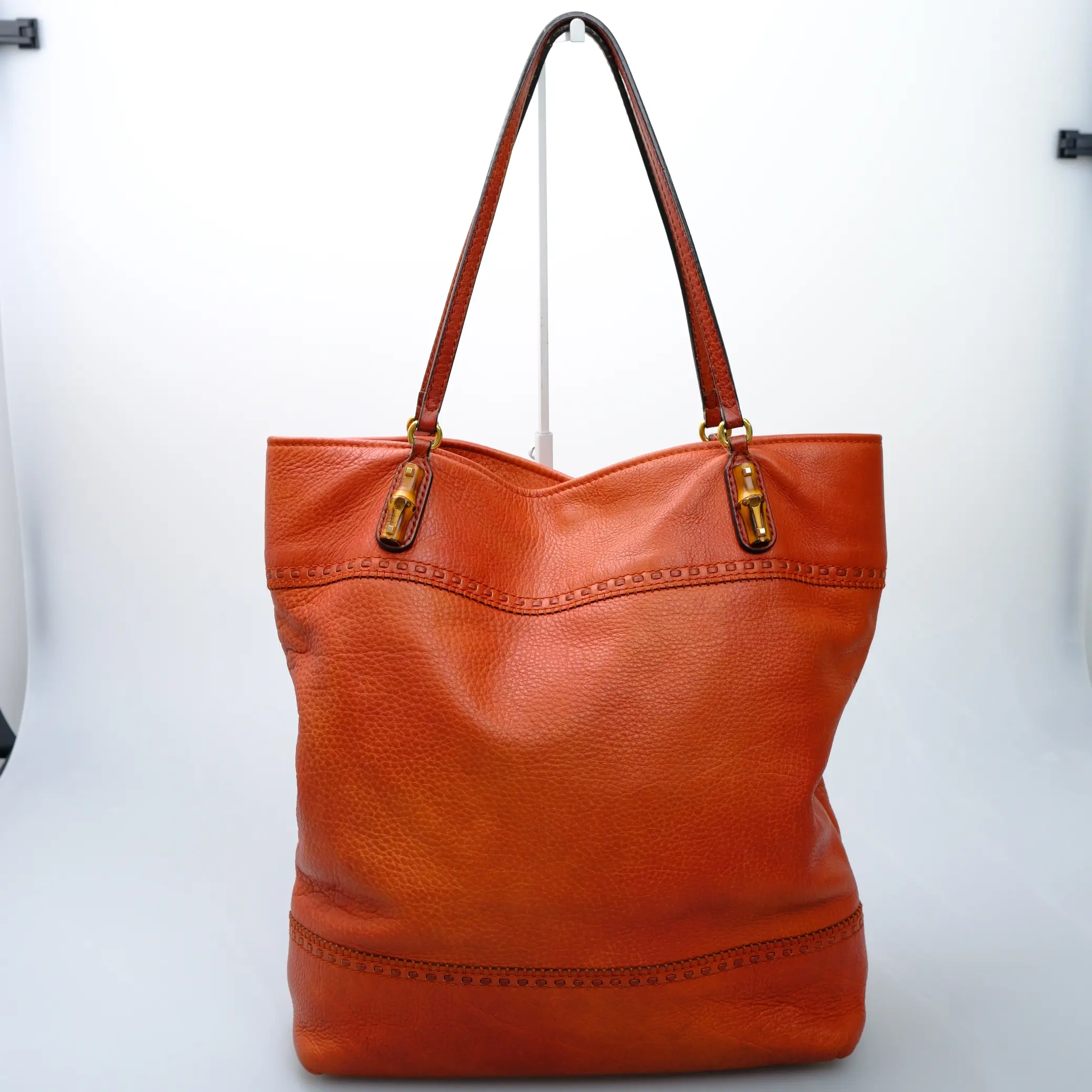 Pre-owned GUCCI 100% Authentic Marrakech Large 16 Inch Orange Pebbled Calfskin Shoulder Bag, Good Condition Pre Loved Shoulder Bags for Women, 16 Inches, Checkcheck