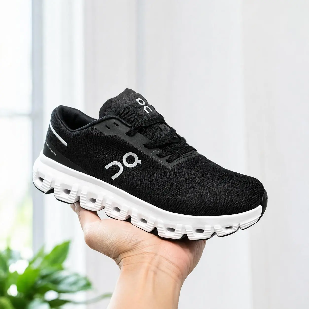 Everyday Running Sneakers Soft Cushion Athletic Shoes for Jogging Training Travel and Casual Sports