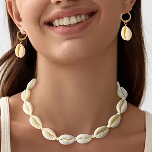 One necklace and one pair of earrings.  The beach resort-style shell necklace can be adjusted in size, shell earrings, and a fashionable jewelry set for women, suitable for daily and party wear