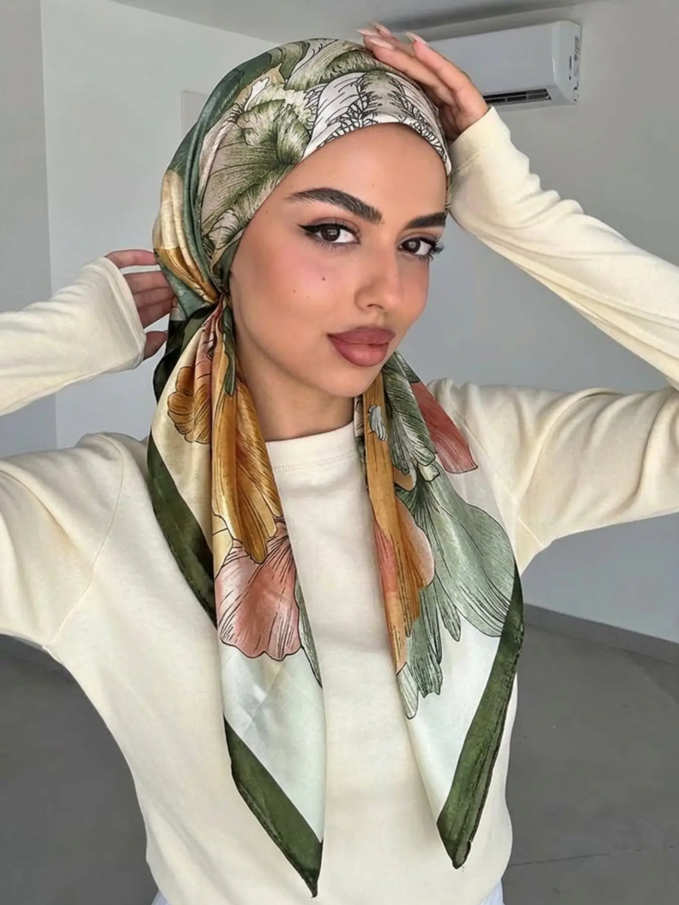 Women's Leaf Print Headscarf, Breathable and Lightweight Scarf with Floral Patterns, Daily Fashion Accessory