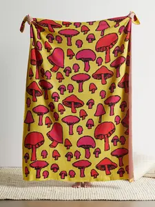MUSHROOM THROW BLANKET