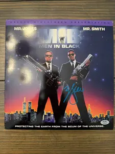 👽🎬 PSA AUTHENTIC Will Smith Signed Men in Black LaserDisc Album – Rare Vintage Movie Collectible!