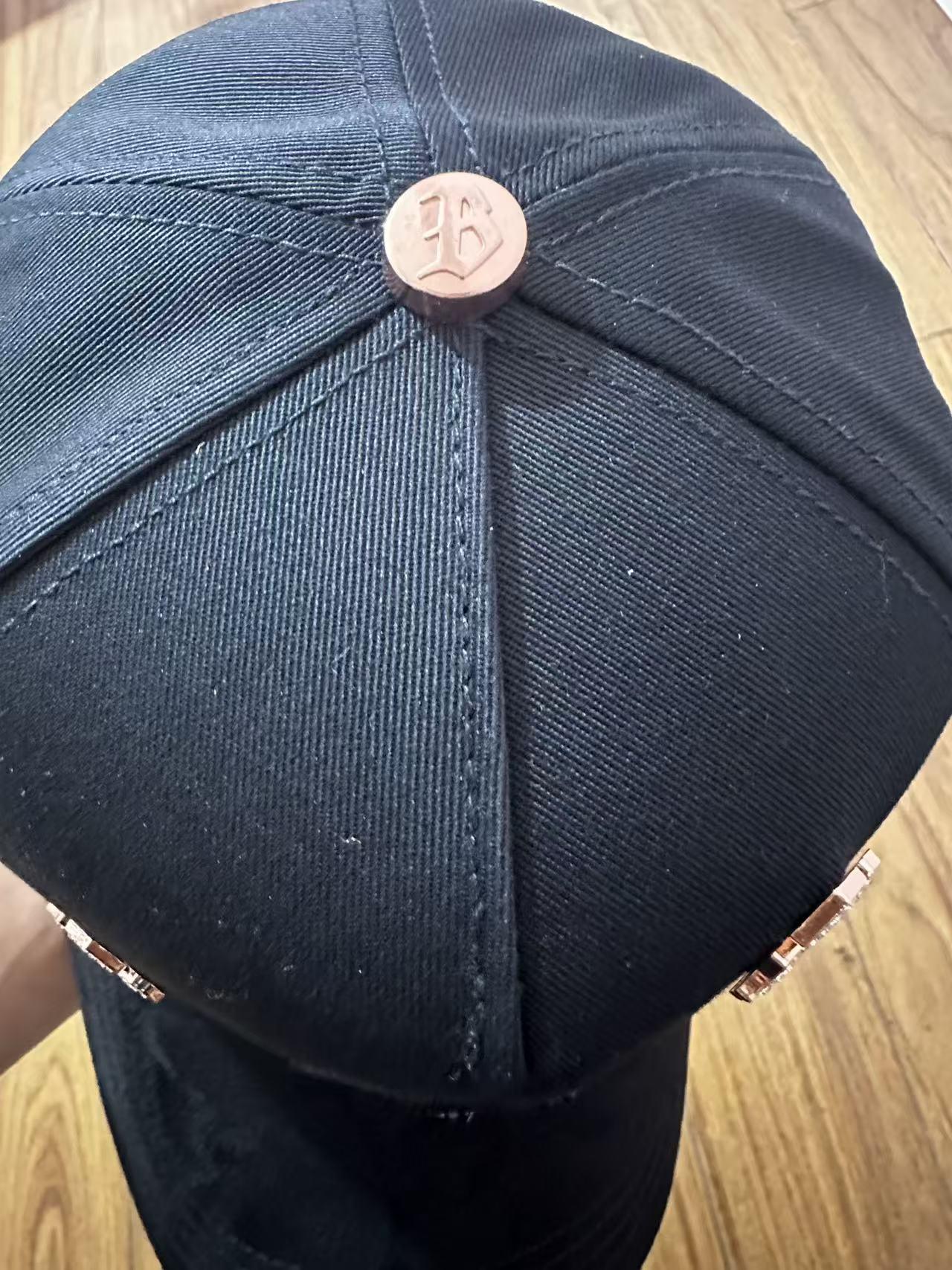 Black Streetwear Rhinestone Cross Snapback - Hip Hop Urban Style Adjustable Baseball Cap for Men Women