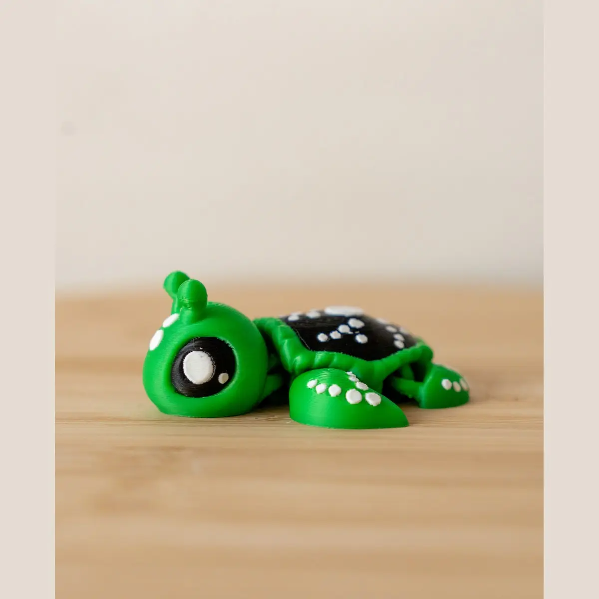 Crop Circle Turtle Articulated Fidget Toy - 3D Printed Flexi Turtle - Cute Sensory Desk Toy for Kids & Adults - Ocean Gift - Multiple Colors, No Assembly