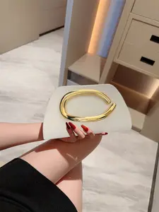 Unique smooth metal decorative evening handbag, women's clutch, with shoulder strap, elegant integrated design, suitable for parties, weddings, dances, dinners, a trendy accessory for fashion enthusiasts, Fashionable Shoulder Clutch