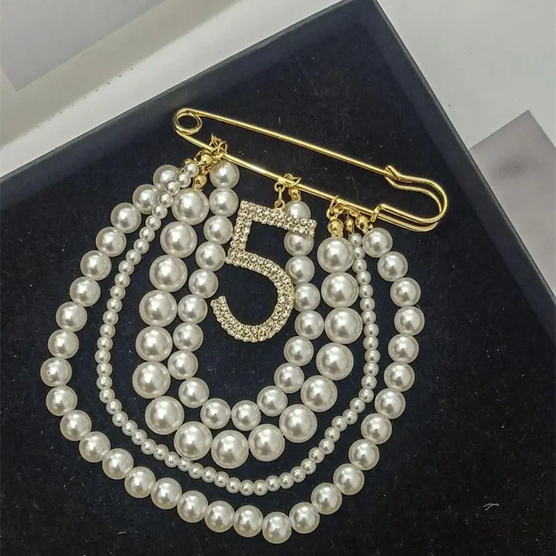 Classic Elegant Women Men Pearl Tassel Crystal Brooches Badges Vintage Lady Party Wedding Accessories Jewelry