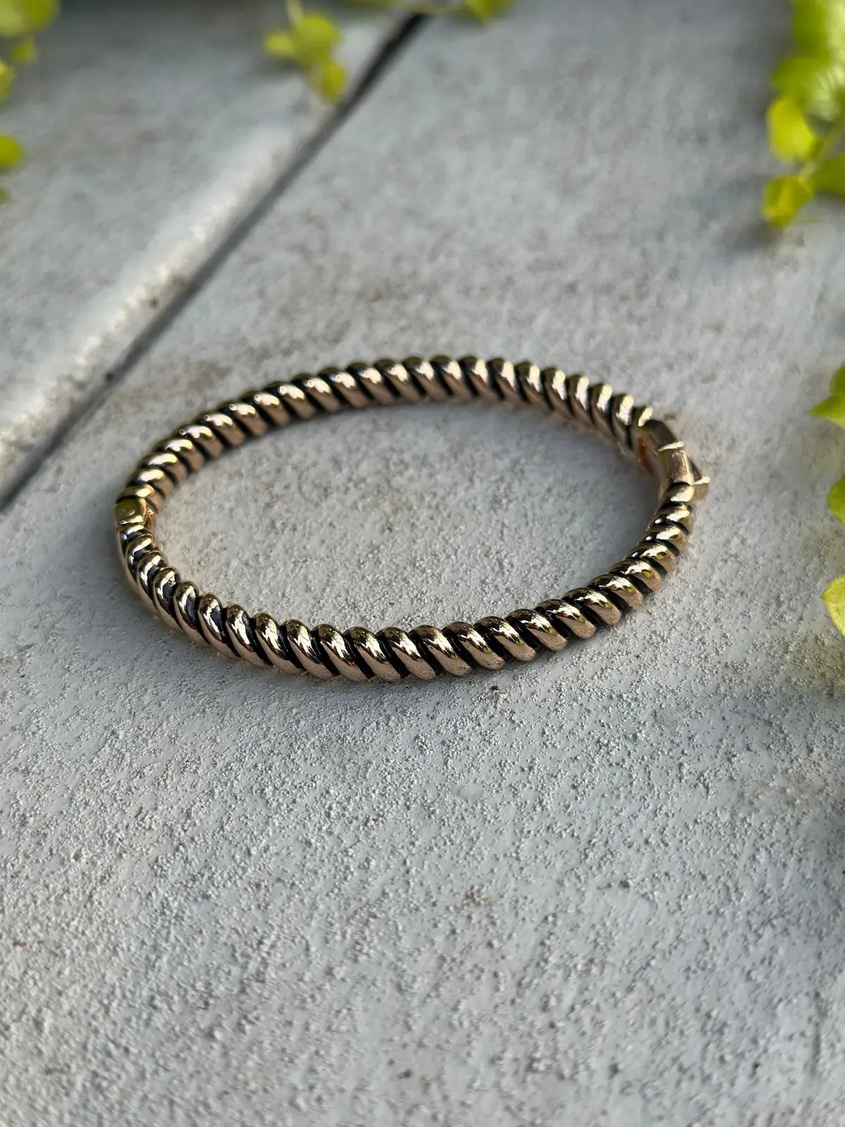Gold twisted rope bangle