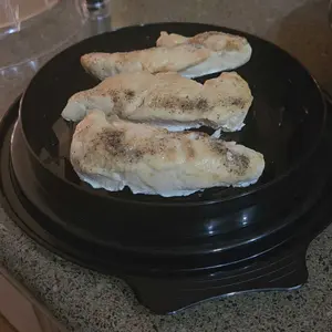 2026 Valentine's Day & Lunar New Year Gift, Large Chicken Shredder Tool with Visible Lid, Anti-Slip Ergonomic Handle, BPA Free Dishwasher Safe Kitchen Gadget for Family Cooking, Elegant Black Meat Shredder for Pork/Beef/Vegetables