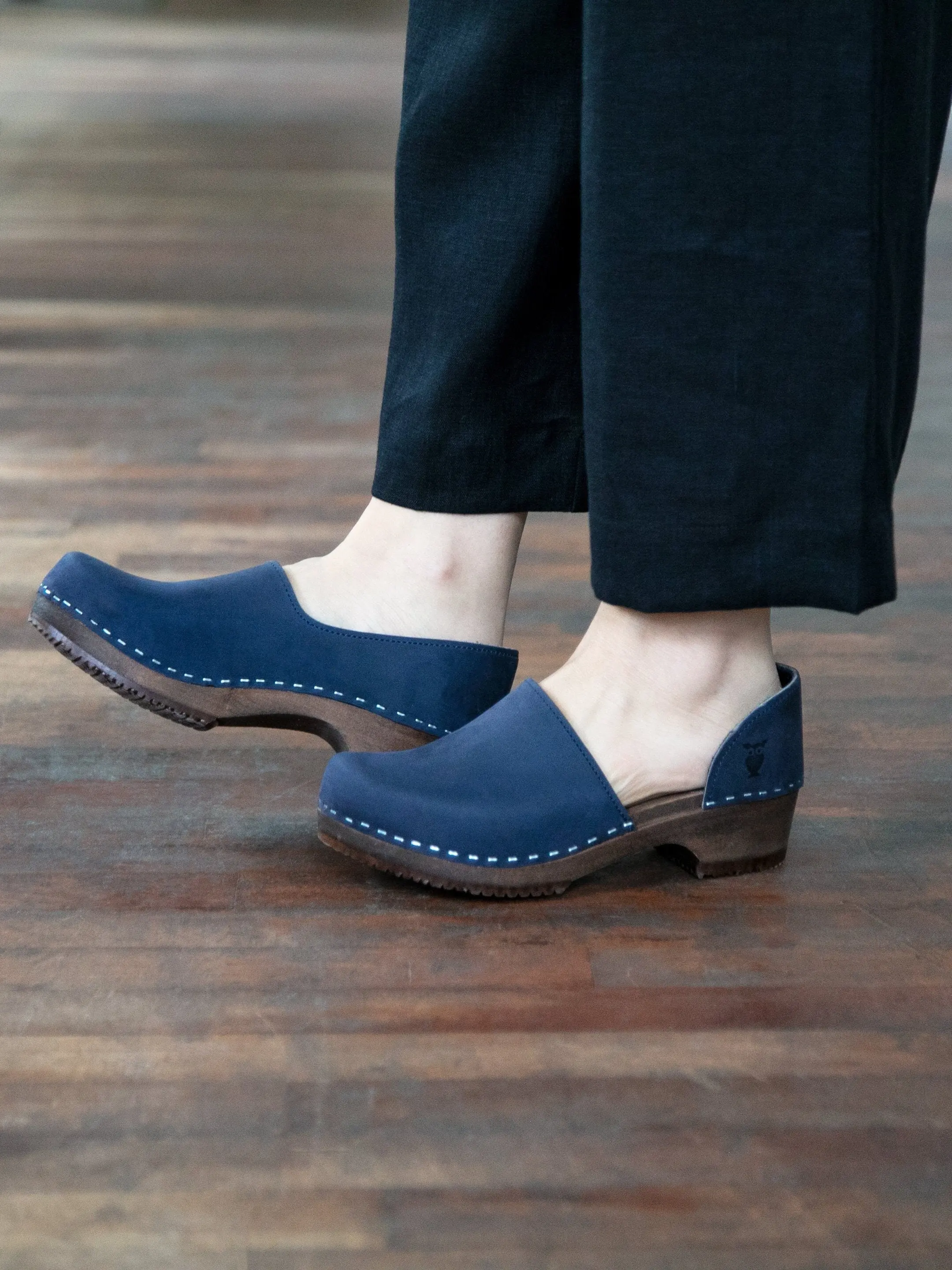 Black Closed Back Clogs for Women / Low Wooden Heel / Nubuck Leather / Swedish / Brett Low