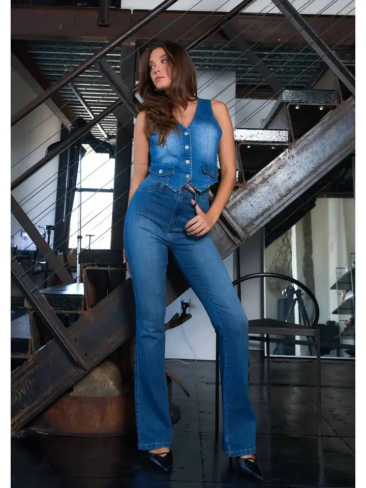 HIGH RISE Super Flattering BOOTCUT JEANS | Med Wash | Sizes 7 & 9 Only