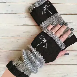 Autumn Winter New Dragonfly Colorblock Retro Warm Fashion Fingerless Gloves, Thickened Women's Casual Gloves, Stylish and Cozy Handwear