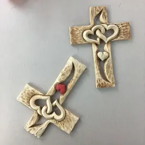Heart Pattern Resin Cross Wall Sculpture, Interwoven Hearts Design for Room & Porch Decor, Ideal Wedding & Valentine's Gift