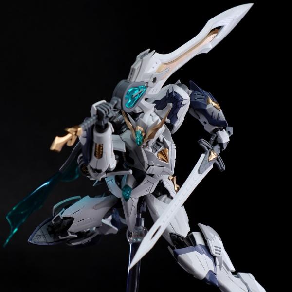 Funtasy Planet SNAA 1/144 Mecha Model Kit - Tristan Knights of the Round Table - Articulated Action Figure Building Kit, Golden Celtic War Patterns & Hidden Covenant Sword, Gift for Adults & Teens