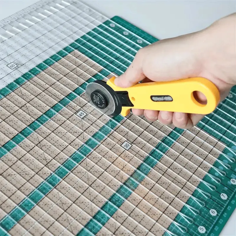 1PC Transparent acrylic quilting ruler Measuring Instrument with dual scale grid (CM/inch) and 1/4 inch seam guide - suitable for plastic sewing templates, sewing tools and accessories, clothing curve cutting for fabrics, quilting, Sewing Supplies Crafts