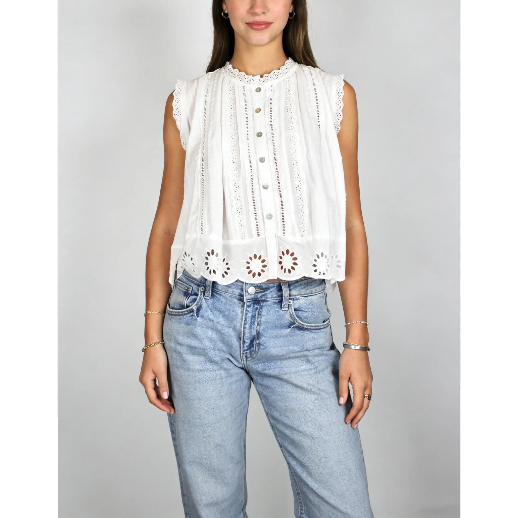 Women’s Button Down Tank Tops Trendy Sleeveless Round Neck Lace Trim Solid Color Tops Eyelet Shirts