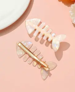 2pcs Fish Bone Decor Hair Clip Cute