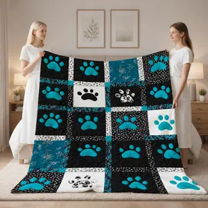 1pc Teal and Black Contrast Color Cat Paw Print Patchwork Throw Blanket, Featuring a Style That Combines a Fresh, Cool Vibe with a Vintage Texture. Suitable as an Air-conditioning Blanket, Nap Blanket, Bedding, Stroller Blanket, or Sofa Decorative