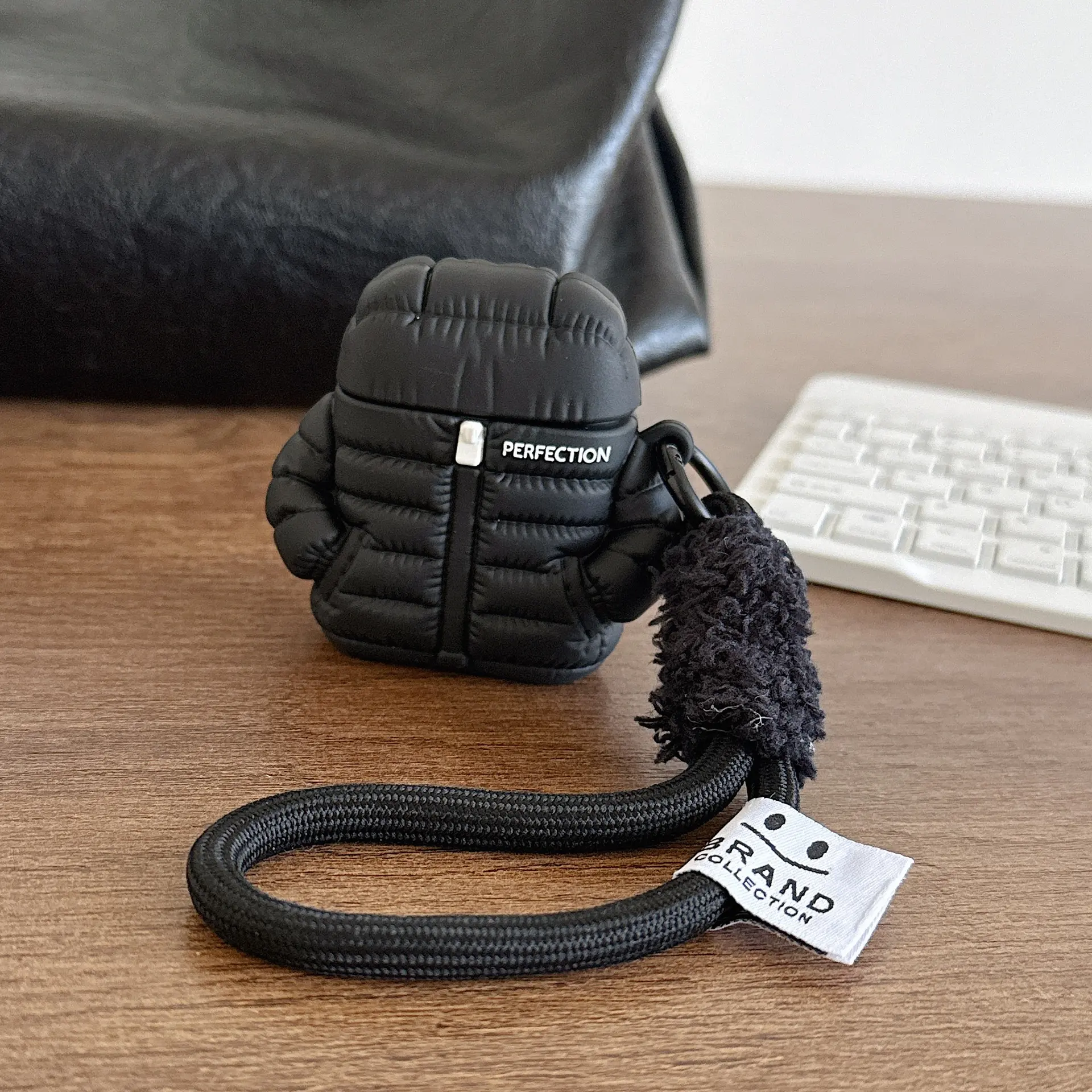 Black (includes lanyard)