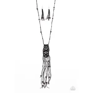 Macrame Majesty - Black Necklace