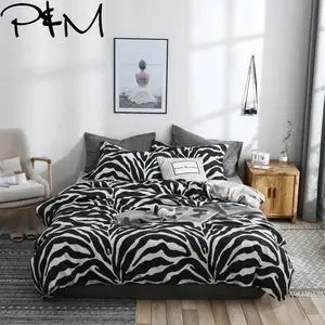 3-Piece Bohemian Zebra Print Duvet Cover Set, Includes One Duvet Cover and Two Pillow Cases, Soft Breathable Bedroom Bedding for Thanksgiving Decor