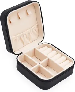 Mini Jewelry Travel Case, PU Leather Travel Jewelry Organizer Box, Small Portable Portable Jewellery Storage Holder for Womens Rings Earrings Necklaces Bracelets (Black)