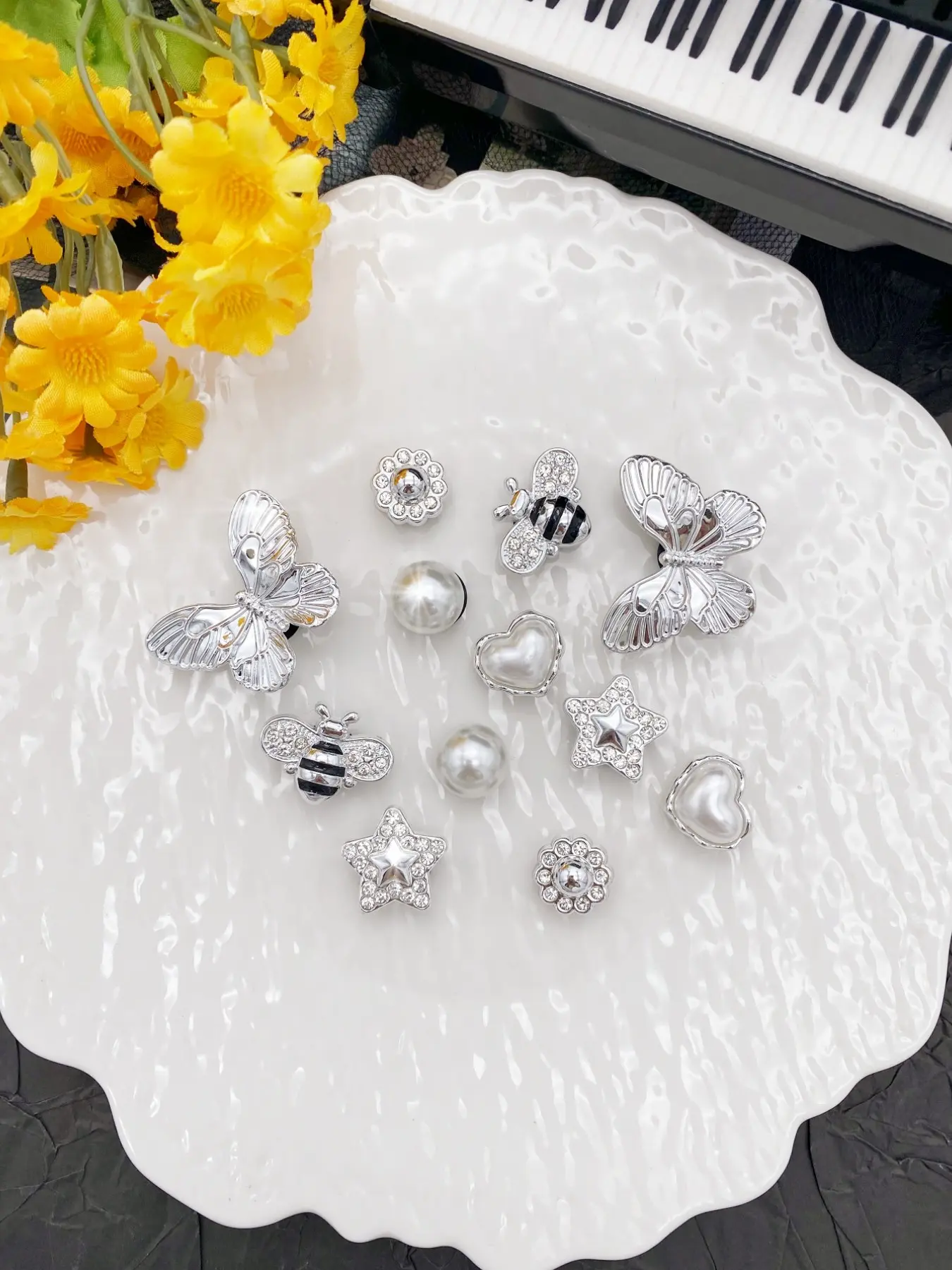 12pcs Fashionable Abs Pearl Shoe Clips, Shoe Decoration Charms, Detachable DIY Flower Rhinestone Bow, Multi-Use Decor for Sandals, Flip-Flops, Beach Bags, Party Gifts
