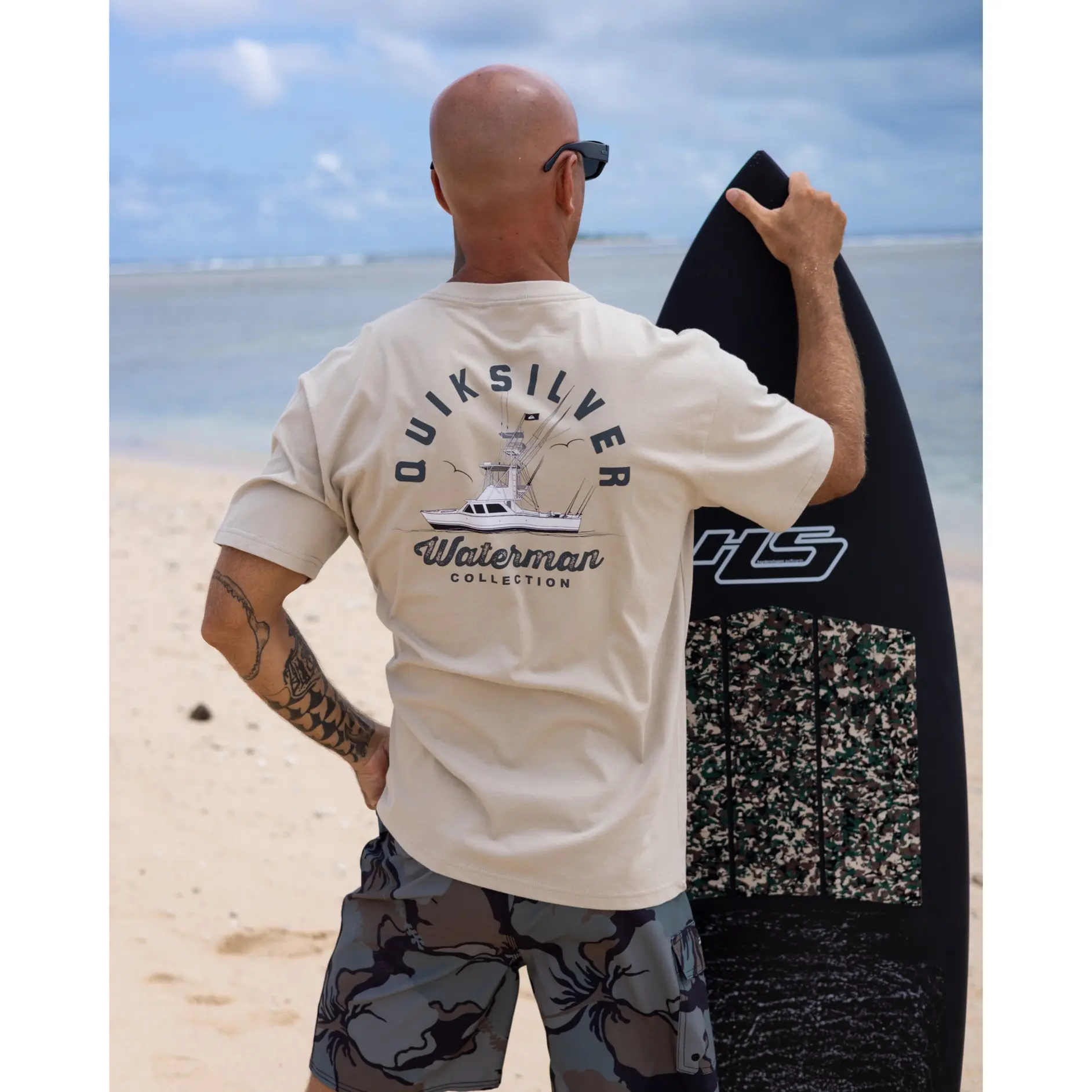 Quiksilver | Waterman Early Morning Sueded Short Sleeve T-Shirt | Men's Graphic Print Lightweight | Surf & Swim
