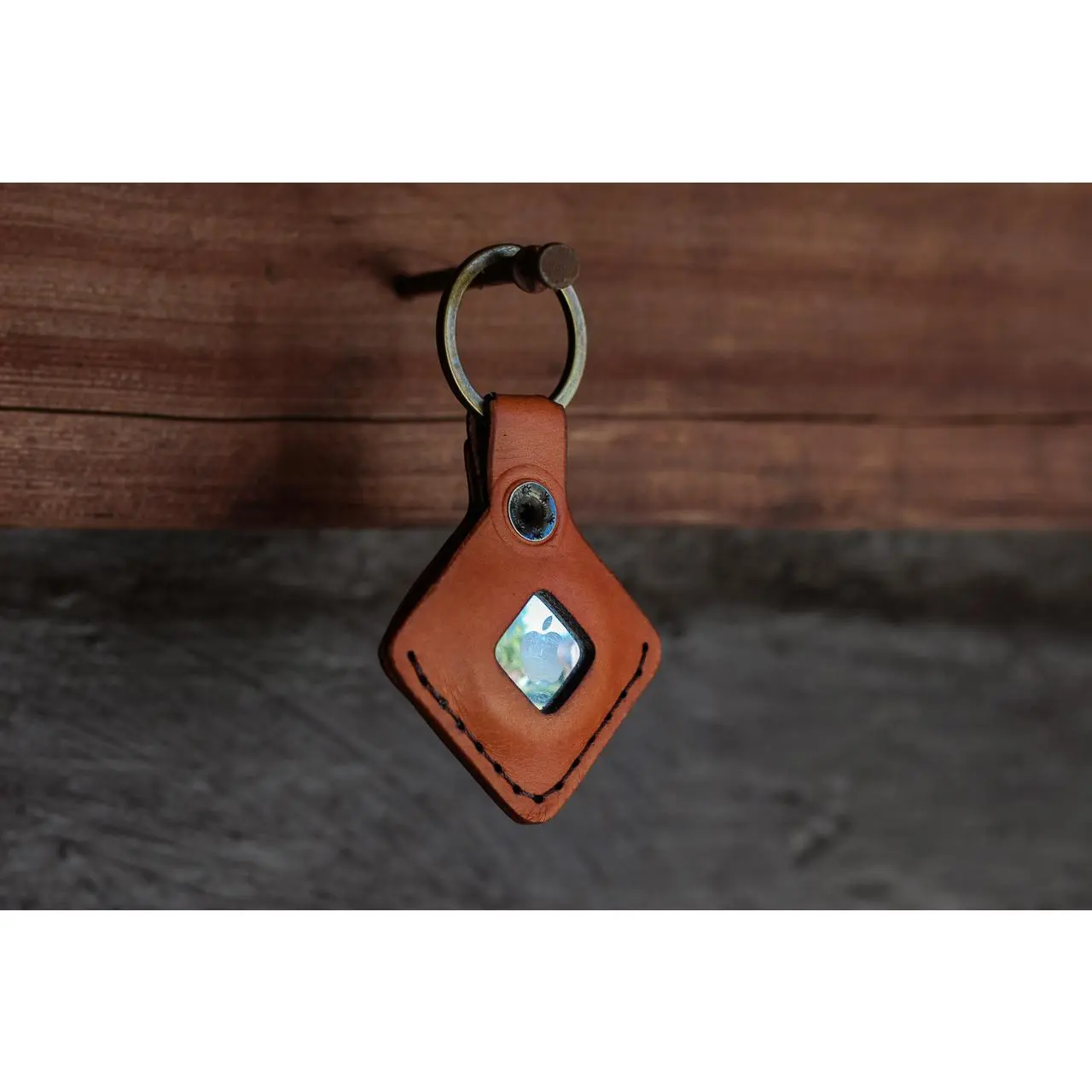 Leather AirTag Keychain - Olmo Minerva