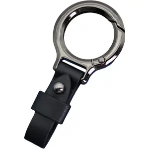 A set of 3PCS personalized car keychains, including horseshoe-shaped keychains and small keychains, suitable for campers. Random colors.