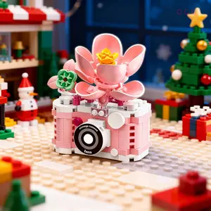 Over 150-piece Christmas Camera Flower Building Block Set - DIY National Day Gift for Kids and Adults, Flower Building Block Toy, Festive Blooming Bouquet Decoration and Creative Puzzle Toy (Christmas Gift)