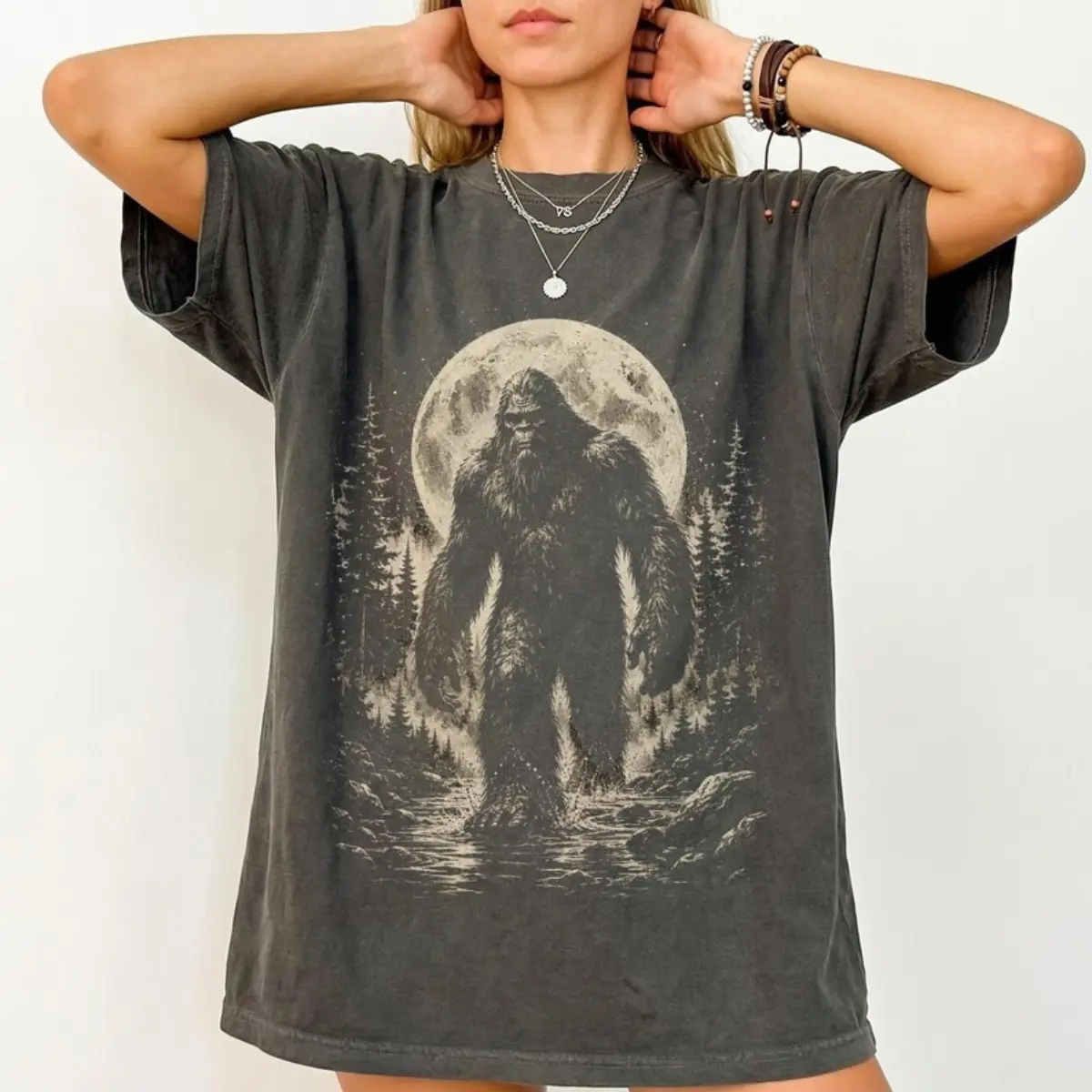 Vintage Bigfoot Full Moon T-Shirt, Sasquatch Graphic Tee, Retro Cryptid Forest Camping Shirt, Outdoor Nature Lover Gift, Mysterious Sasquatch Unisex Top