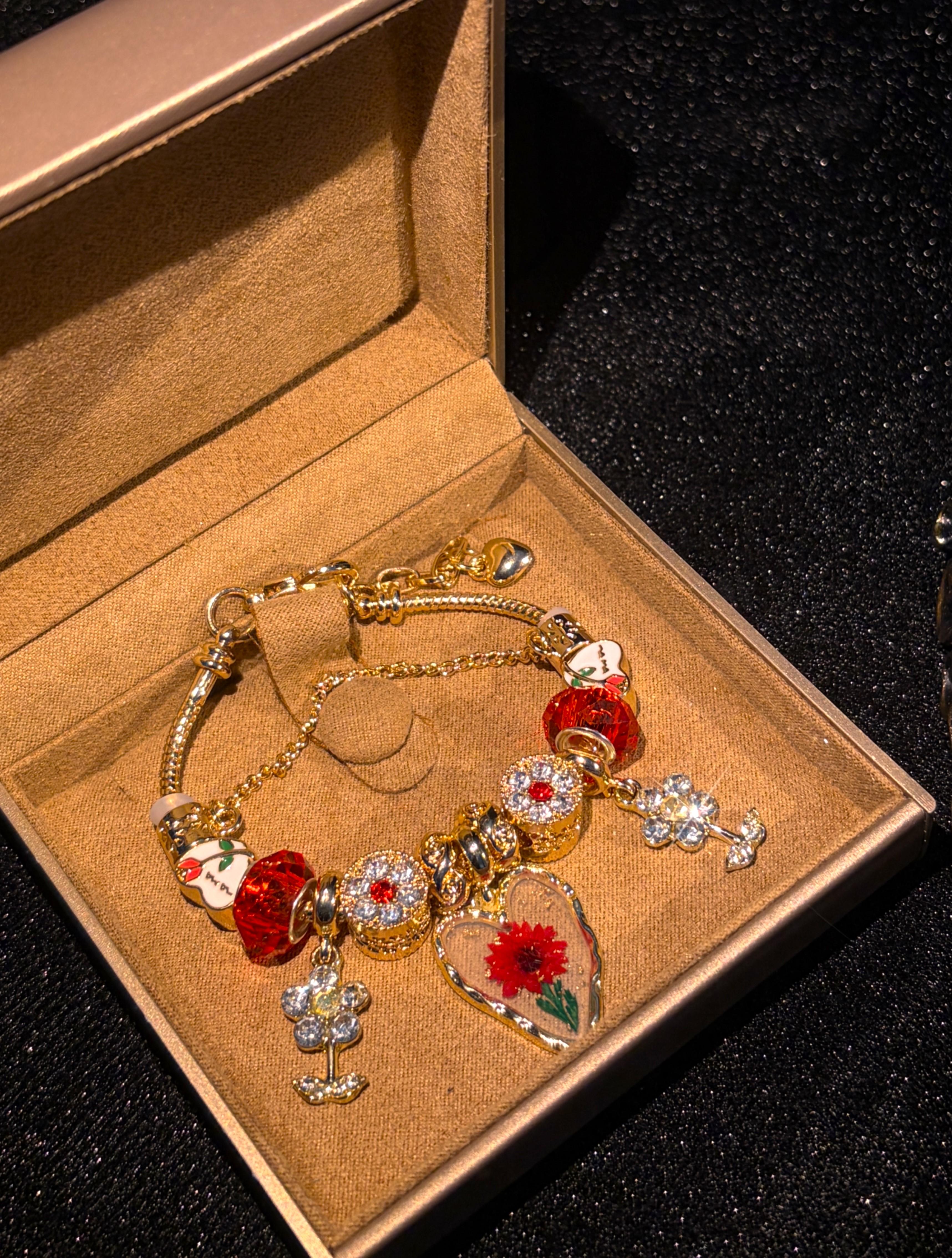 Women's Gold-Tone Dried Flower Heart Charm Bracelet, Red Crystal Floral Dangle Beaded Snake Chain, Romantic Costume Jewelry Gift Women's Gold-Tone Dried Flower Heart Charm Bracelet, Red Crystal Floral Dangle Beaded Snake Chain, Romantic Costume Jewelry Gift