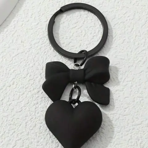 1pc Women Y2K Style Matte Heart Shaped Stylish Keychain, Heart Design Keychain, Cute And Cool Personality Gift Keyring Pendant For Best Friends, Cute Keychains