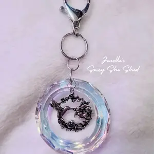 Hummingbird on Round Crystal Frame Keychain Fashion Accessory with Elegant Design and Durable Construction