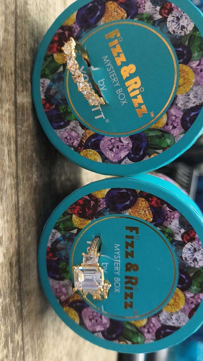 Item: Essentials Ring, 8