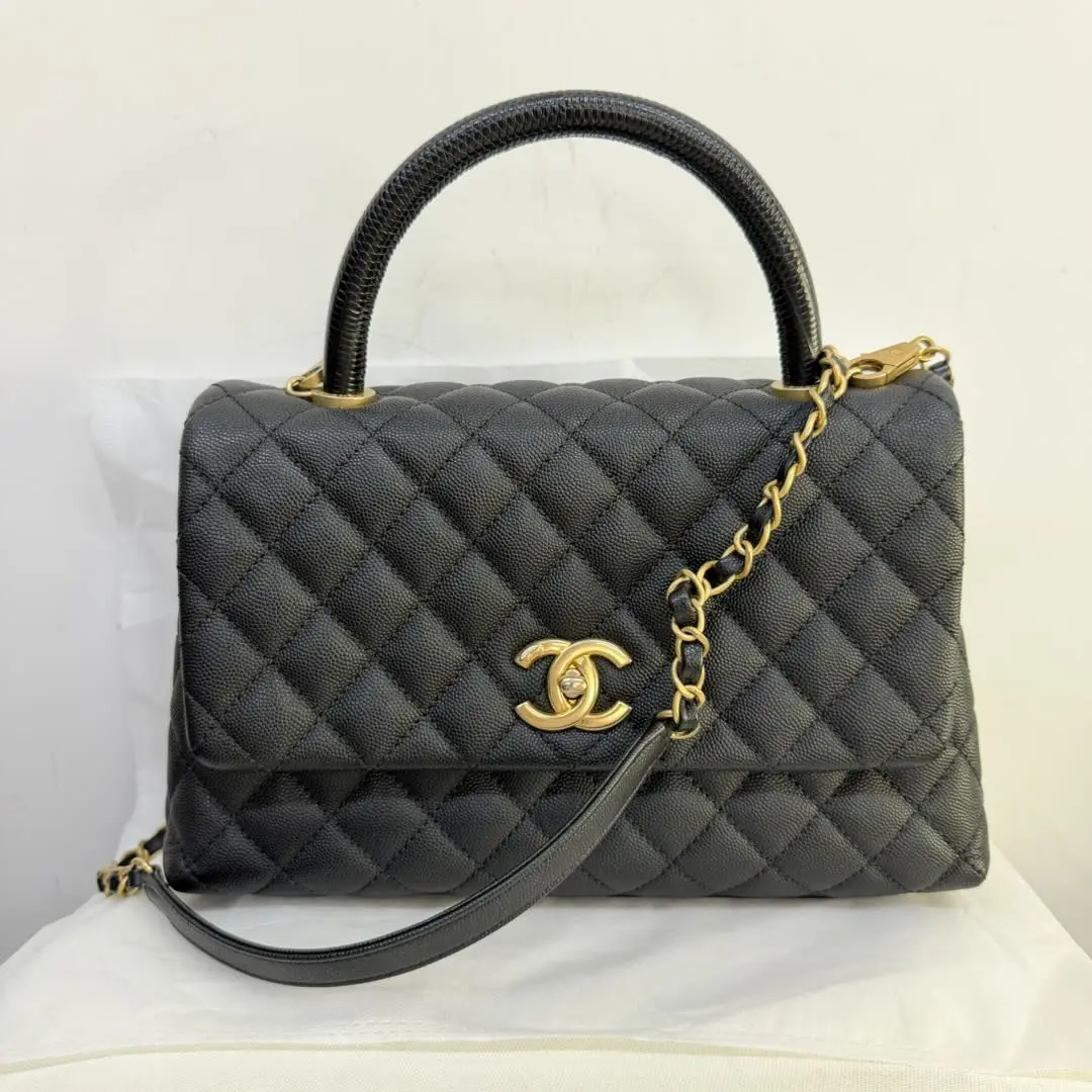 Pre-owned CHANEL Coco Handle Medium Bag in Black Caviar Leather with Gold Tone Hardware (98% New, 25 Series), Shoulder Bags, Crossbody Bags