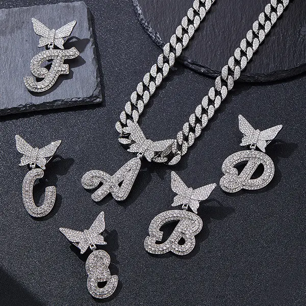 Women's A-Z Initial Butterfly Pendant Alphabet Necklace - Iced-Out Rhinestone Hip Hop Design, Fashionable Elegant Costume Jewelry Gift, Alphabet Necklaces for Daughter, Necklace For Daughter