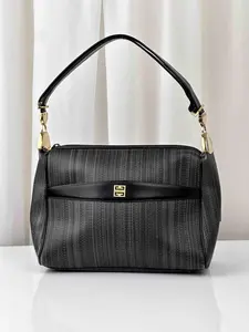 Pre-owned GIVENCHY As Shown Shoulder Bags One Shoulder Bag for Women with Pouch MR30062026B811