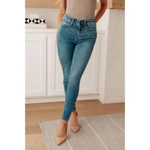 Judy Blue High Waist Thermal Skinny Jeans 82349, Stylish Medium Wash Denim with 4-Way Stretch for All Seasons Womenswear Bottom