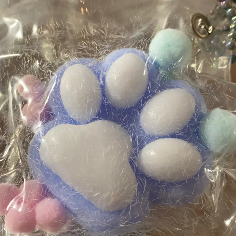Paw w/cotton balls - violet