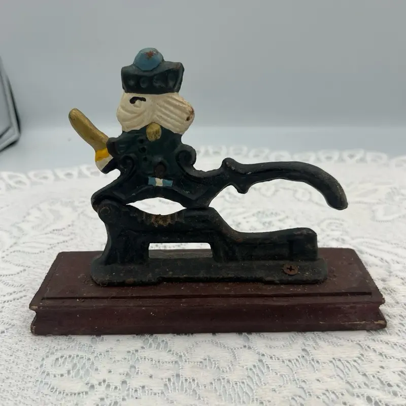 Cast Iron/Wooden Nut Cracker