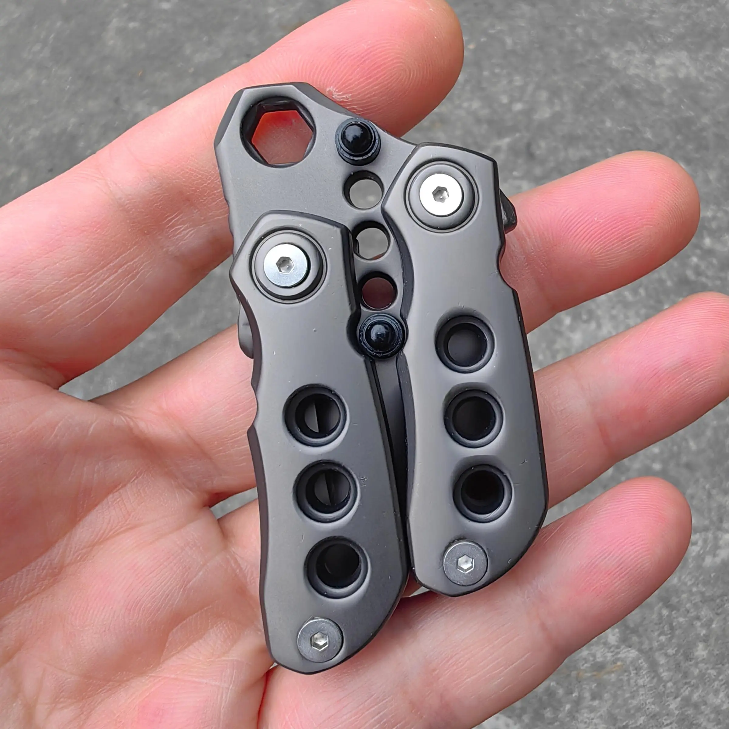 Magnetic Fidget Coin EDC Adult Decompression Toy Anxiety And Stress Relief Fidgeting Anxiety Fidgets Multifunctional crowbar Fidget Slider Spinner Gift Stress Relief Gadgets Anxiety Relief Products