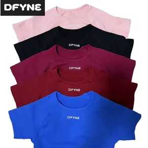 DFYNE stretchy and breathable short-sleeved shirt, versatile enough for yoga training and everyday commuting.