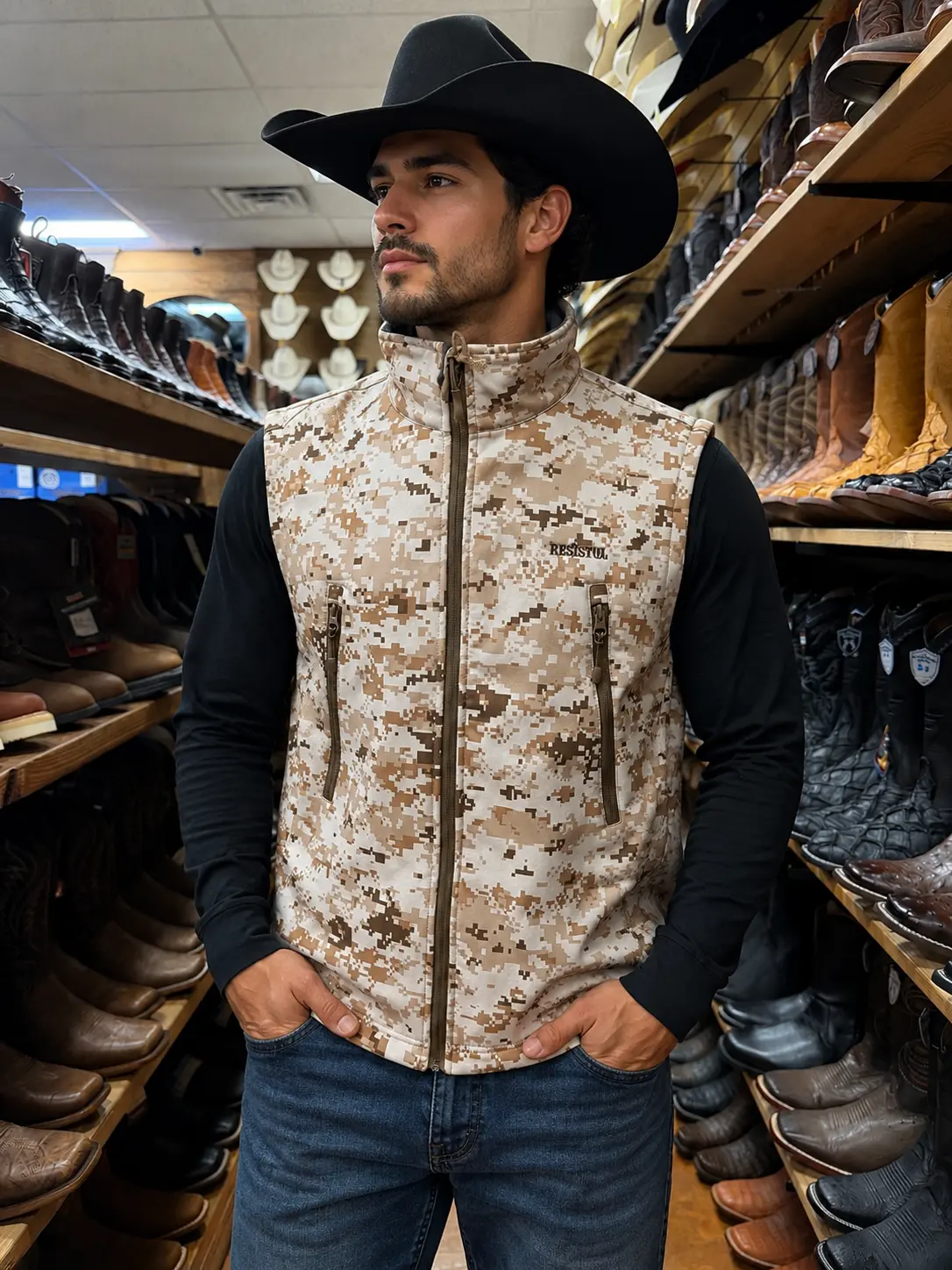 RESISTOL – MEN’S SOFTSHELL VEST ( CAMO )