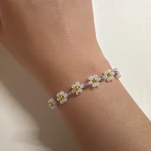 Handmade Beaded Daisy Bracelet - Fashion Accessory for Women