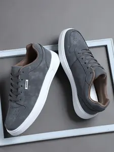 Men's Low-Top Casual Sports Shoes, Lace-Up Design with Textured Sole, Comfortable Breathable Training Shoes for All Seasons