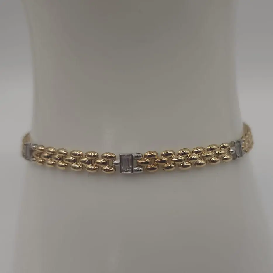 7in Square Costume Jewelry Bangle - Stylish, Versatile Everyday Accessory for Elevating Outfits, Size 7