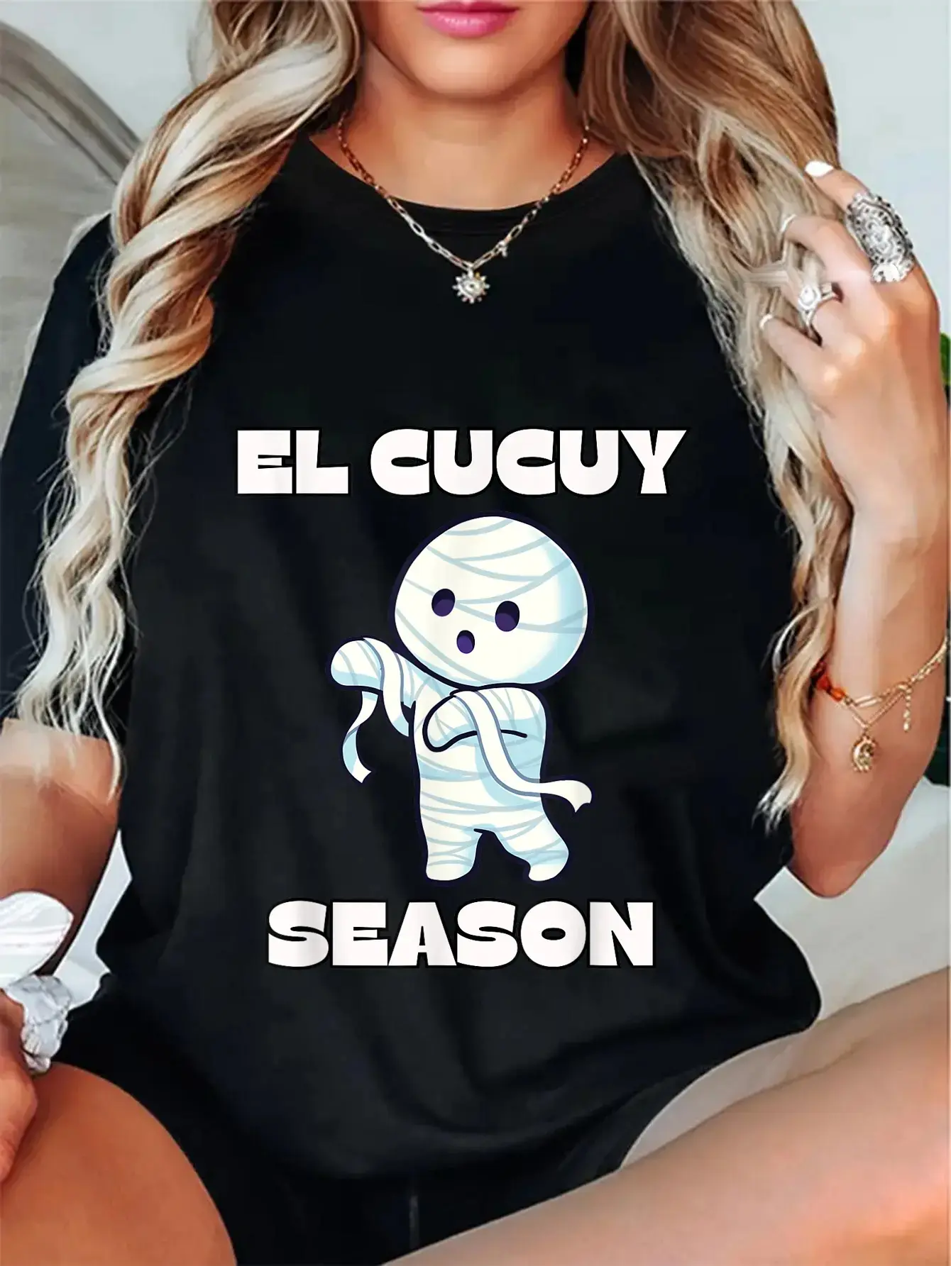 Lady's  Short-Sleeve Crew Neck Vintage Streetwear Tshirt, Casual Graphic Top for Spanish Halloween El Cucuy Mexican Mummy Themes