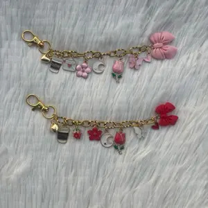 E-Reader charm chain