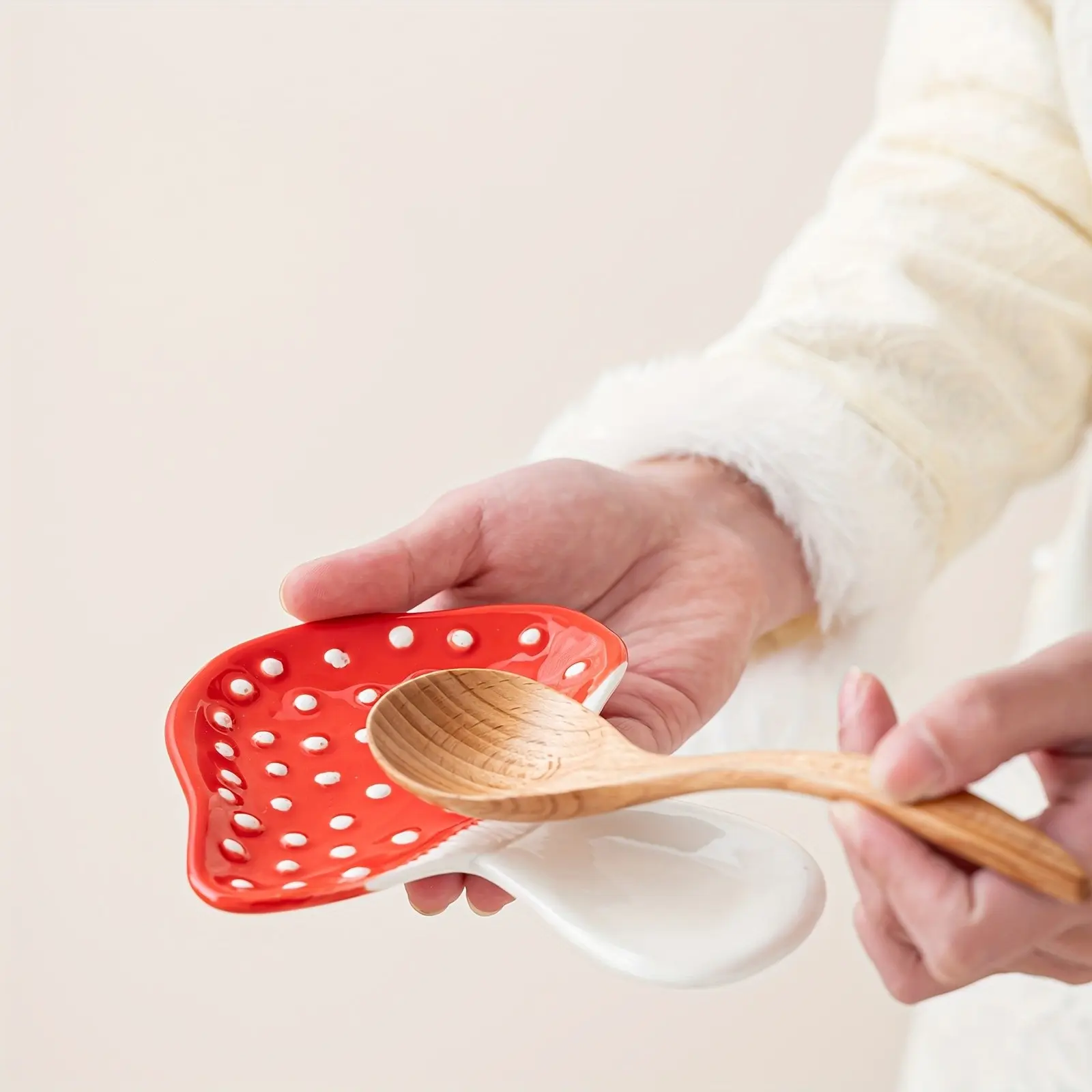 Ceramic Mushroom Spoon Holder, Cute and Durable, Ideal for Stove and Kitchen Counter, Spoon, Coffee Scoop, Spatula Rack, Utensil Organizer, Ceramic Spoon Rest